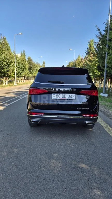 Jetour X95 — foto 3/4