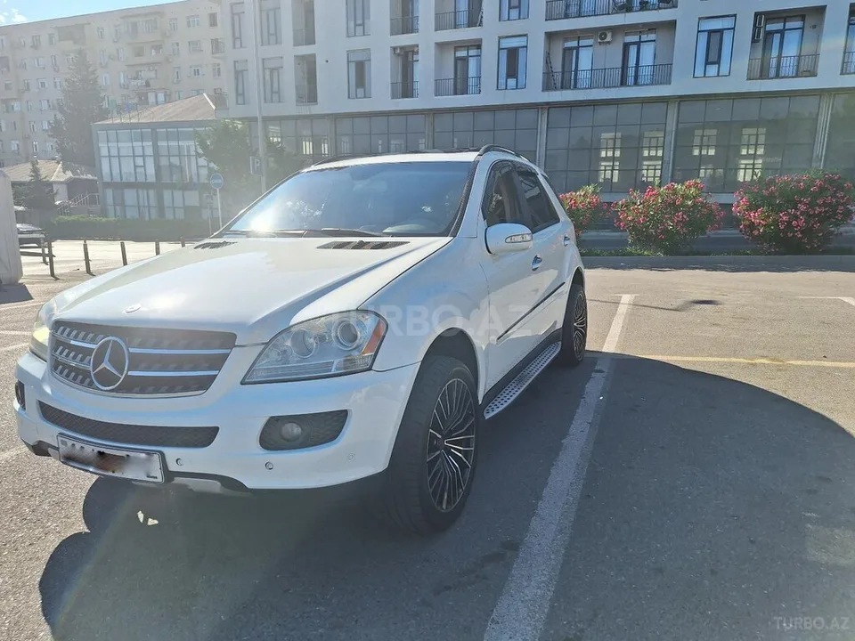 Mercedes ML 350 4MATIC — foto 3/4