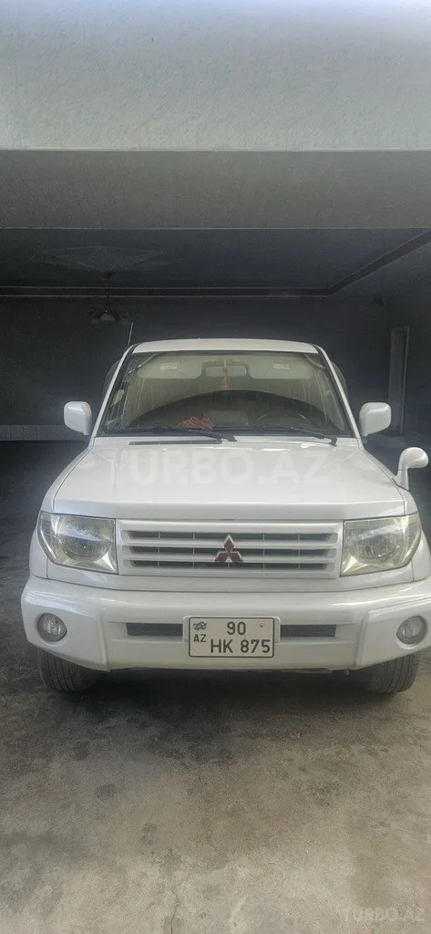 Mitsubishi Pajero io — foto 1/4