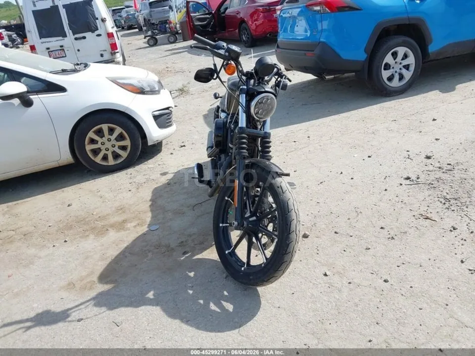 Harley-Davidson XL883N Sportster Iron 883 — foto 2/4