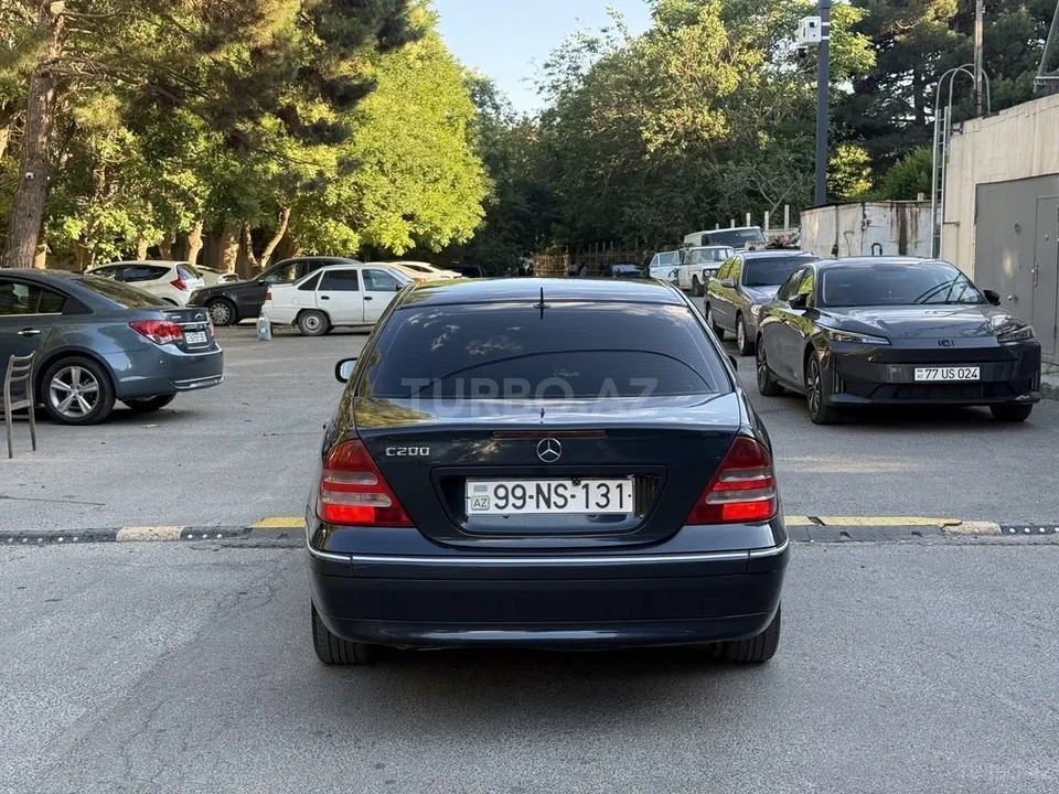 Mercedes C 200 — фото 2/4