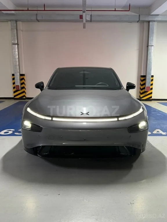 XPeng P7 — foto 1/4
