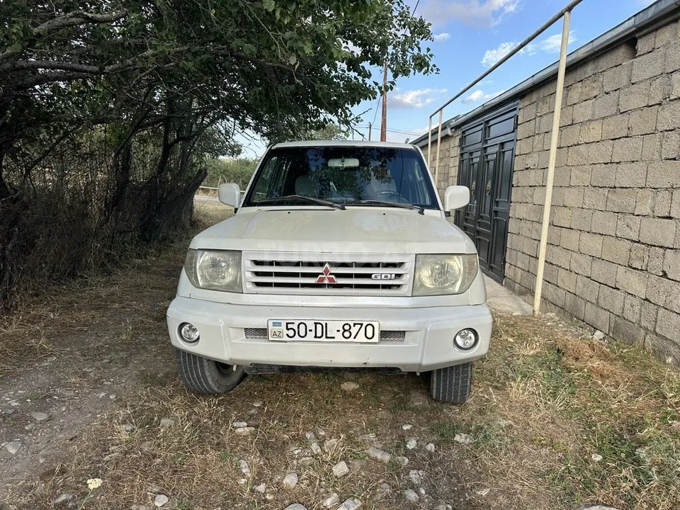 Mitsubishi Pajero io — foto 1/4