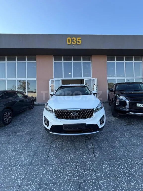 Kia Sorento — foto 1/4