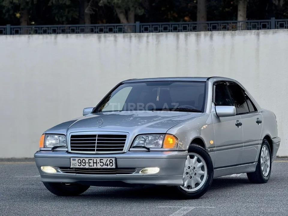 Mercedes C 200 — фото 4/4