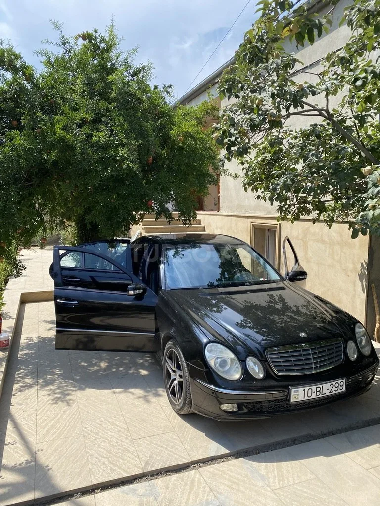 Mercedes E 500 — foto 3/4