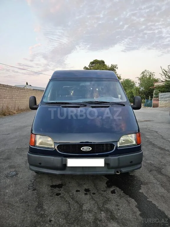Ford Transit — foto 1/4