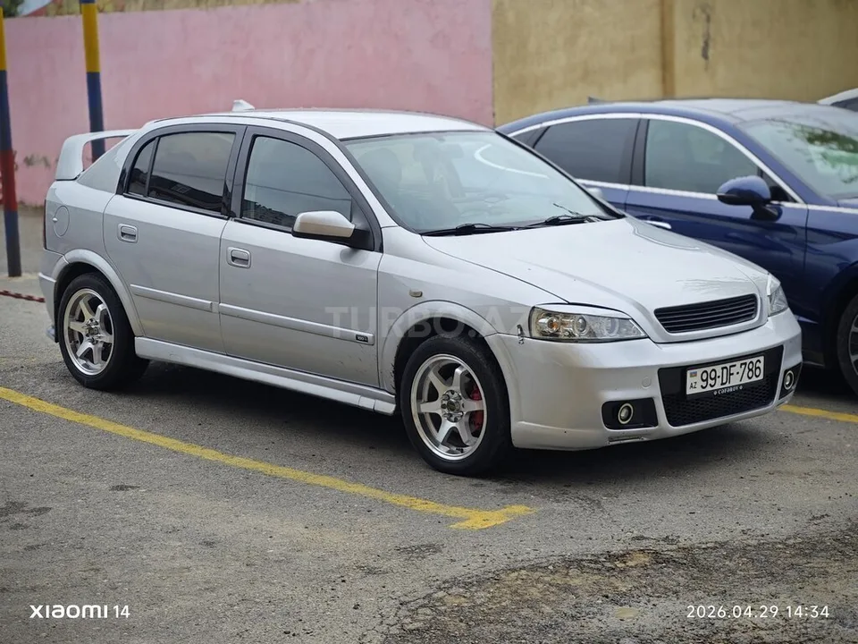Opel Astra — foto 1/4