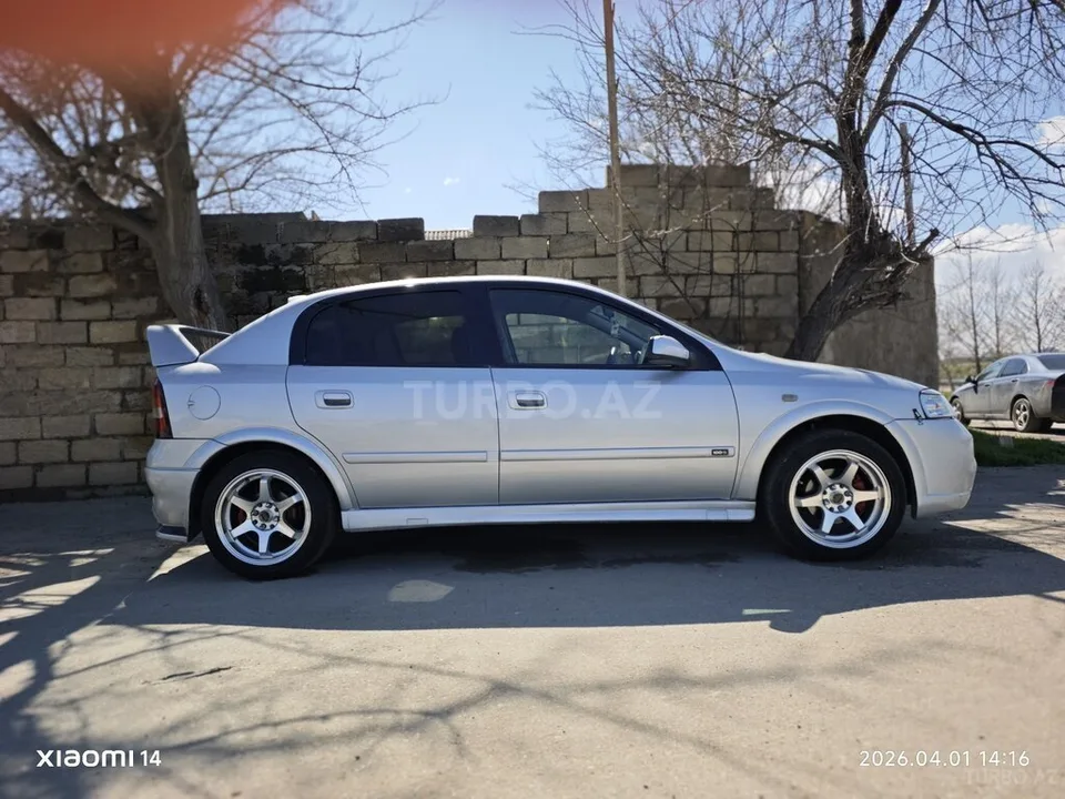 Opel Astra — foto 3/4