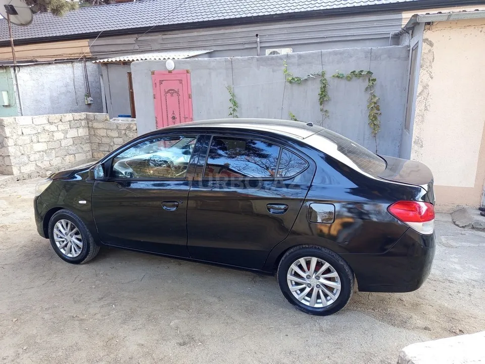 Mitsubishi Attrage — foto 3/4