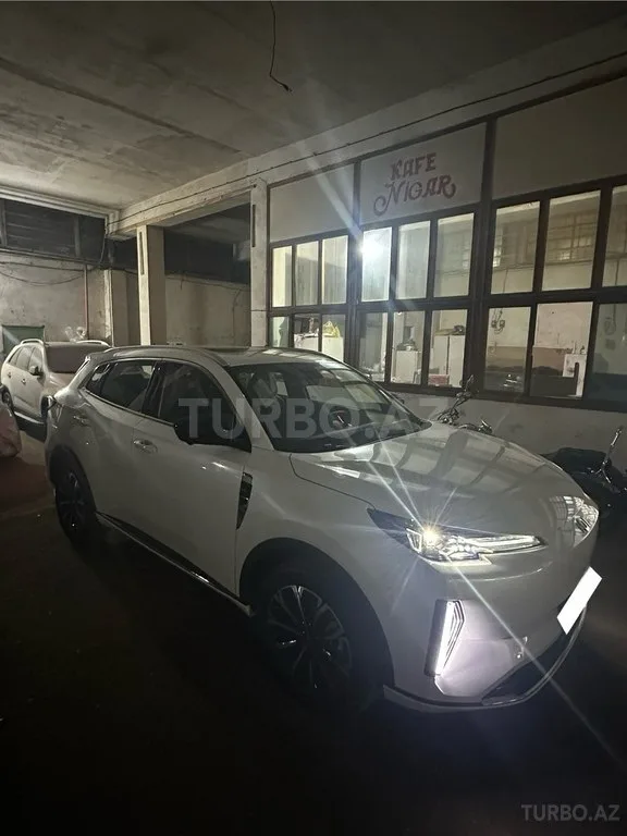 Changan Qiyuan Q05 — foto 3/4