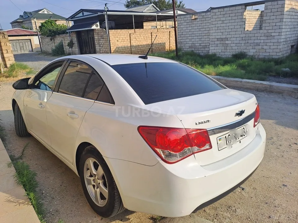 Chevrolet Cruze — foto 4/4