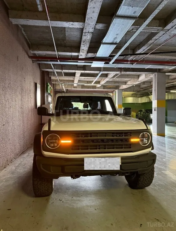 Ford Bronco — foto 1/4