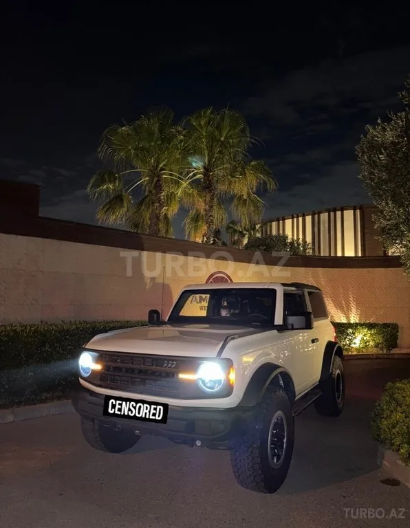 Ford Bronco — foto 2/4
