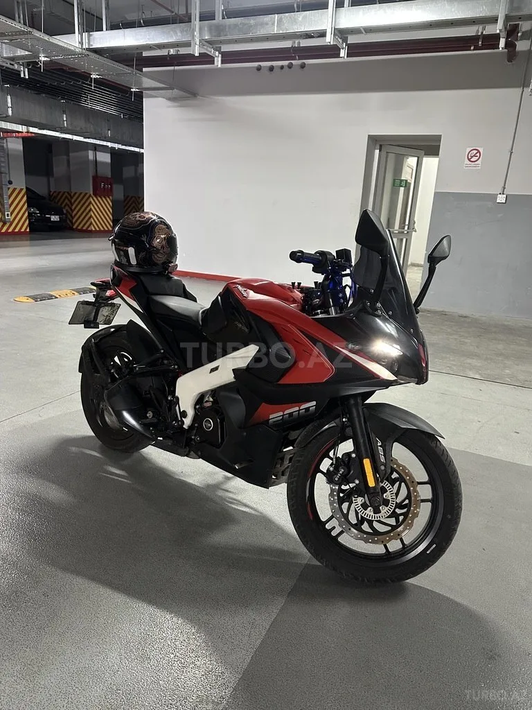 Bajaj Pulsar RS 200 — foto 2/4