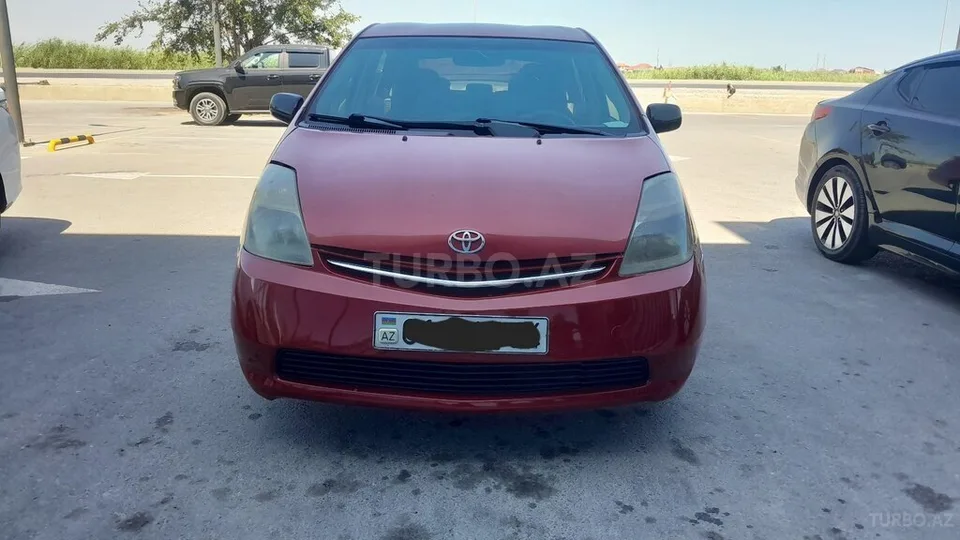 Toyota Prius — foto 1/4