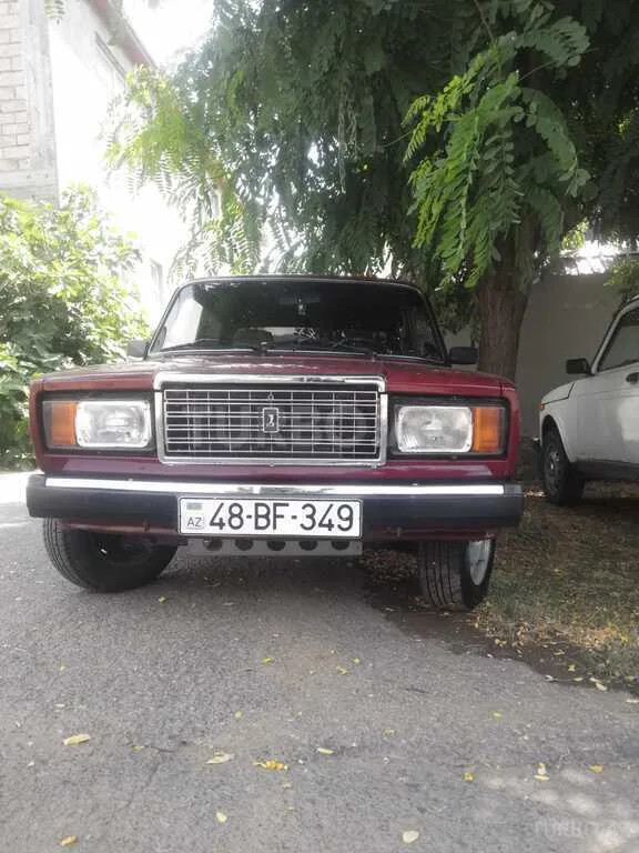 LADA (VAZ) 2107 — foto 1/4