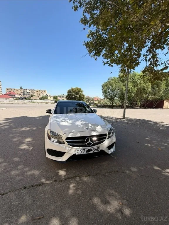 Mercedes C 300 4MATIC — foto 1/4