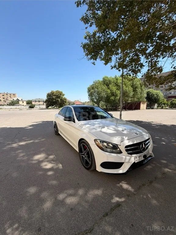 Mercedes C 300 4MATIC — foto 2/4