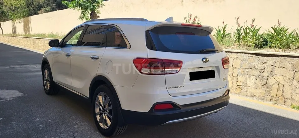 Kia Sorento — foto 4/4