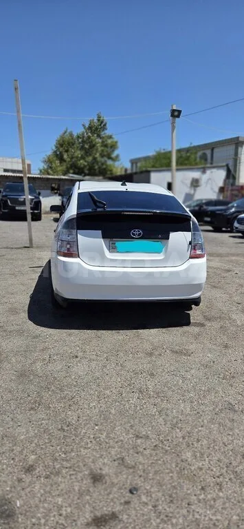 Toyota Prius — фото 2/4
