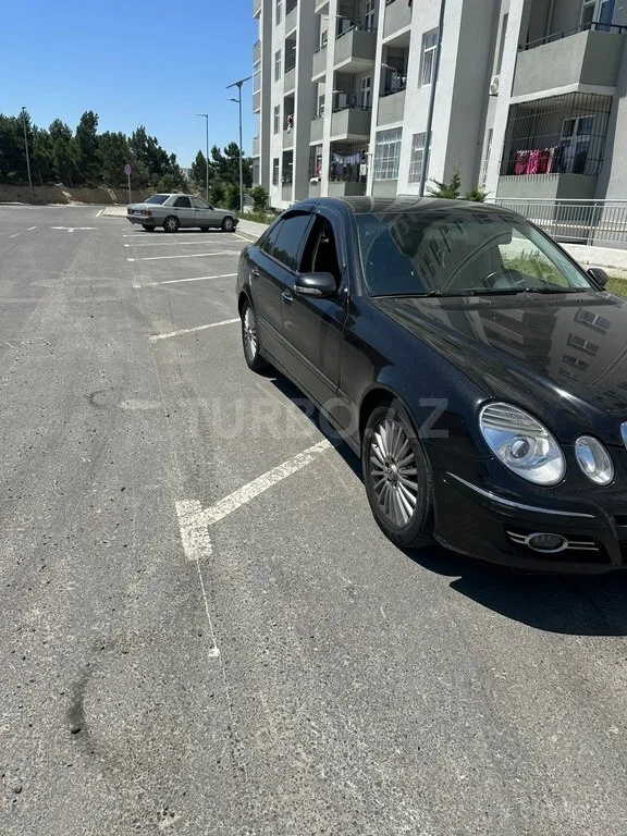 Mercedes E 220 — foto 2/4