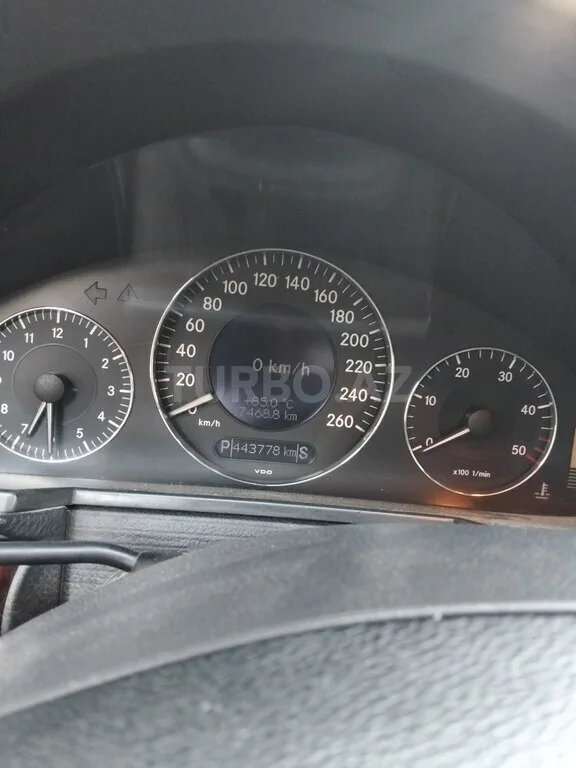 Mercedes E 270 — фото 2/4