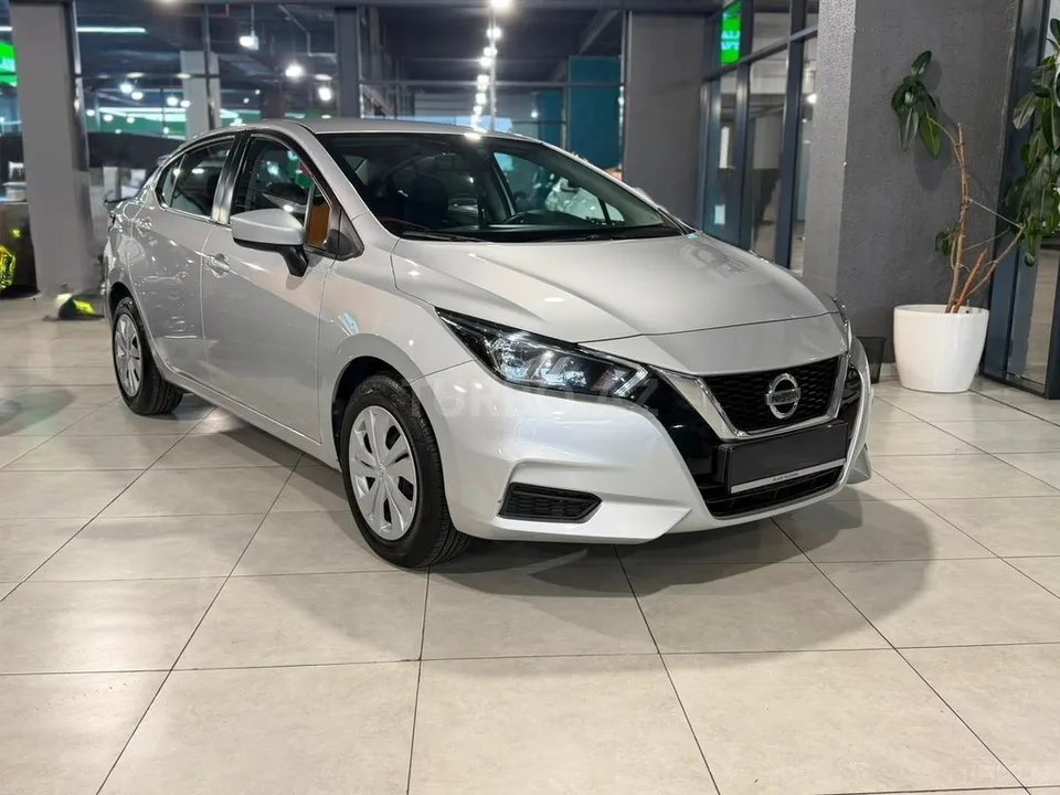 Nissan Sunny — foto 1/4