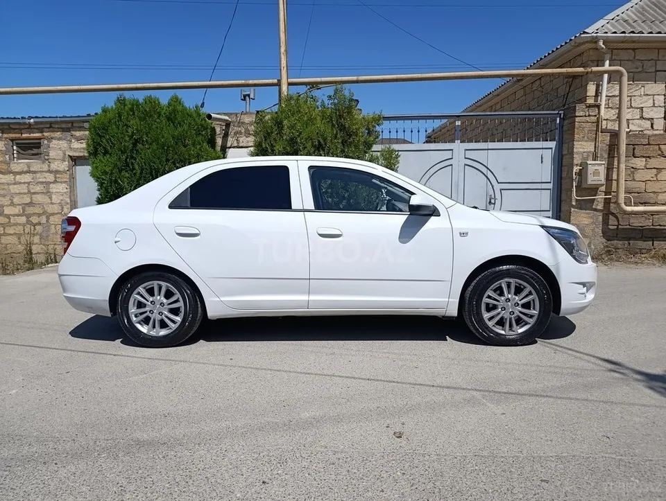 Chevrolet Cobalt — foto 3/4