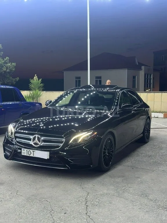 Mercedes E 300 — foto 3/4