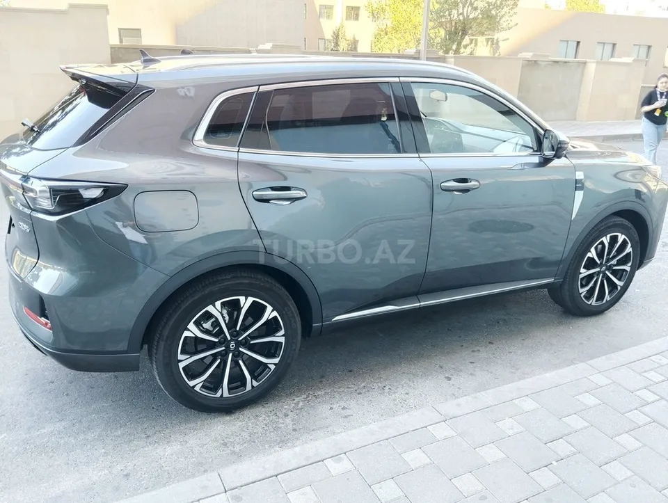 Changan Qiyuan Q05 — foto 3/4