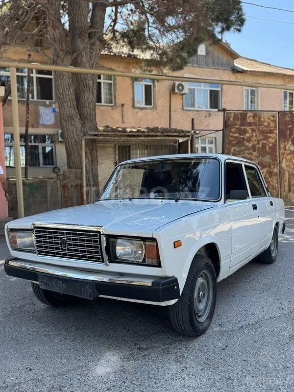 LADA (VAZ) 2107 — foto 1/4