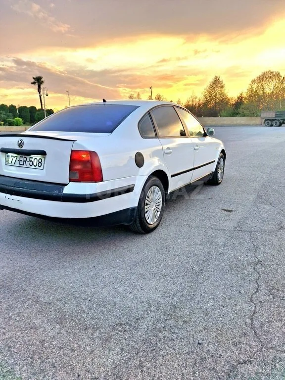 Volkswagen Passat — foto 3/4