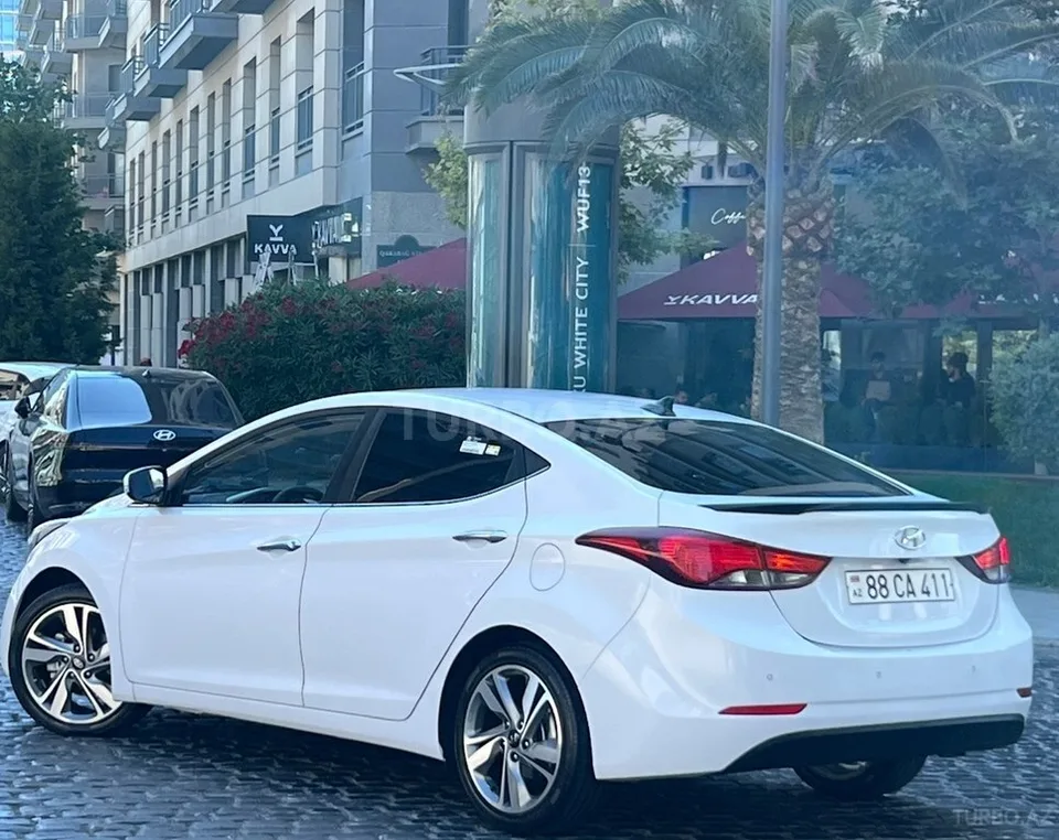 Hyundai Avante — foto 3/4