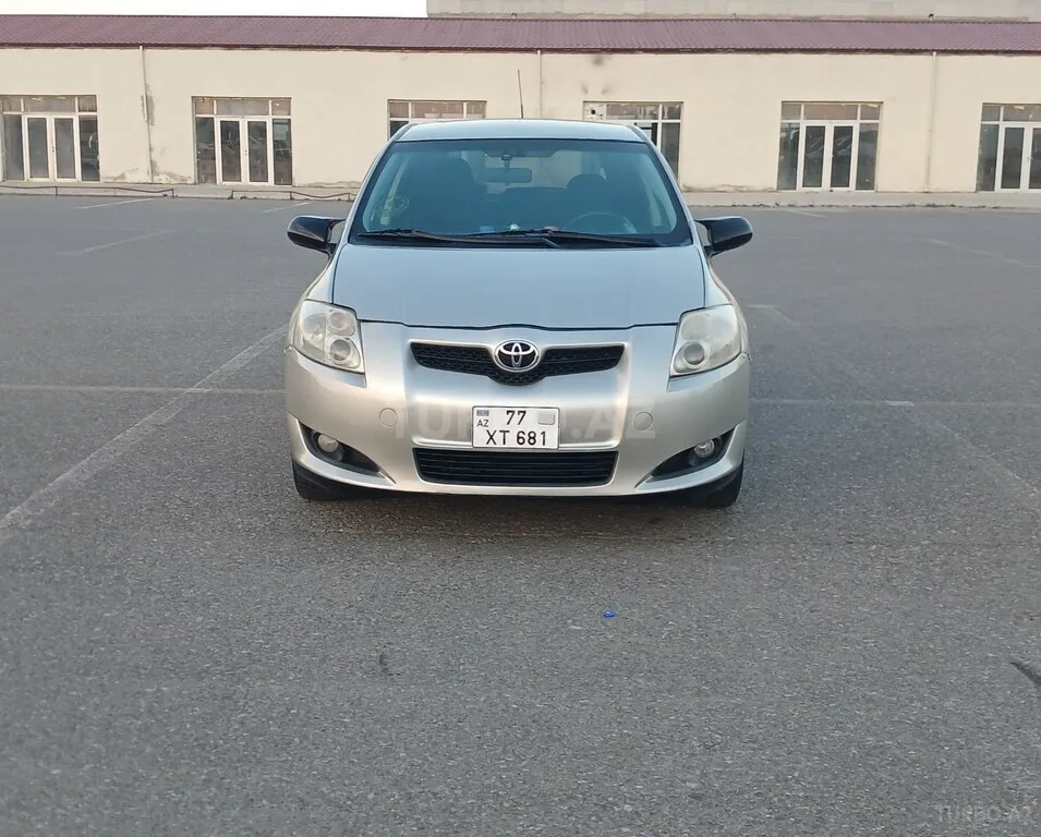 Toyota Auris — foto 1/4