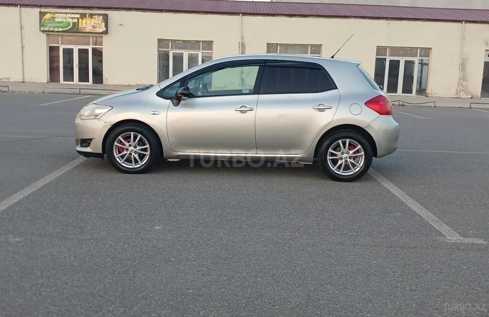 Toyota Auris — foto 3/4