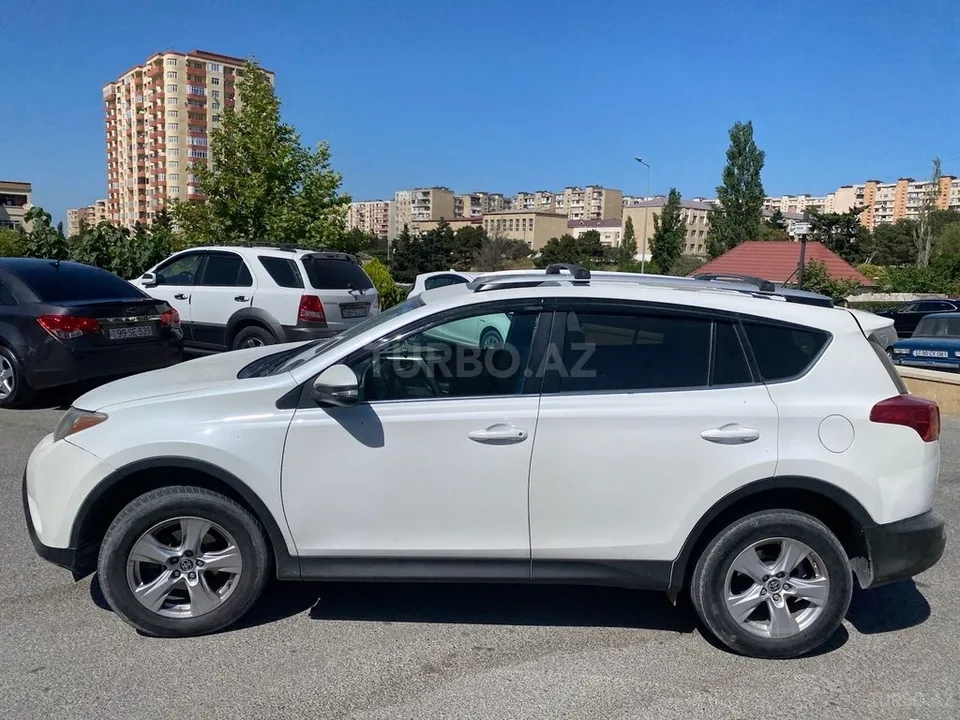 Toyota RAV4 — foto 4/4