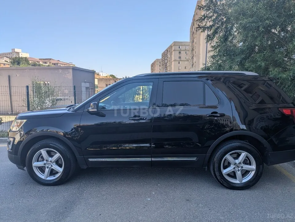 Ford Explorer — foto 4/4