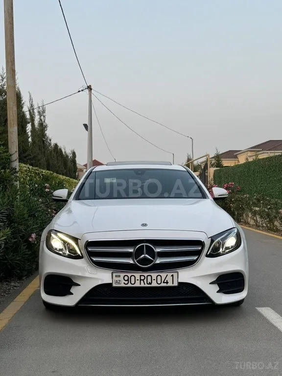 Mercedes E 300 — foto 1/4