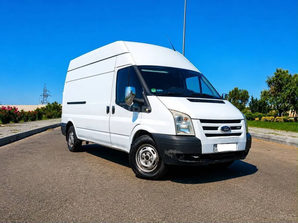 Ford Transit — foto 1/4