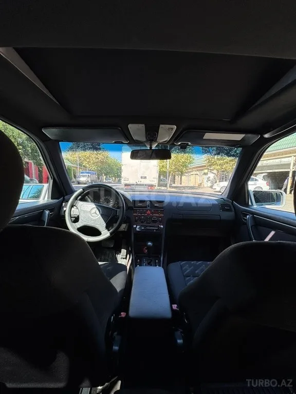 Mercedes C 180 — foto 3/4