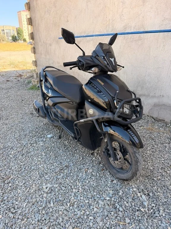 Yamaha RAY-ZR — foto 1/4