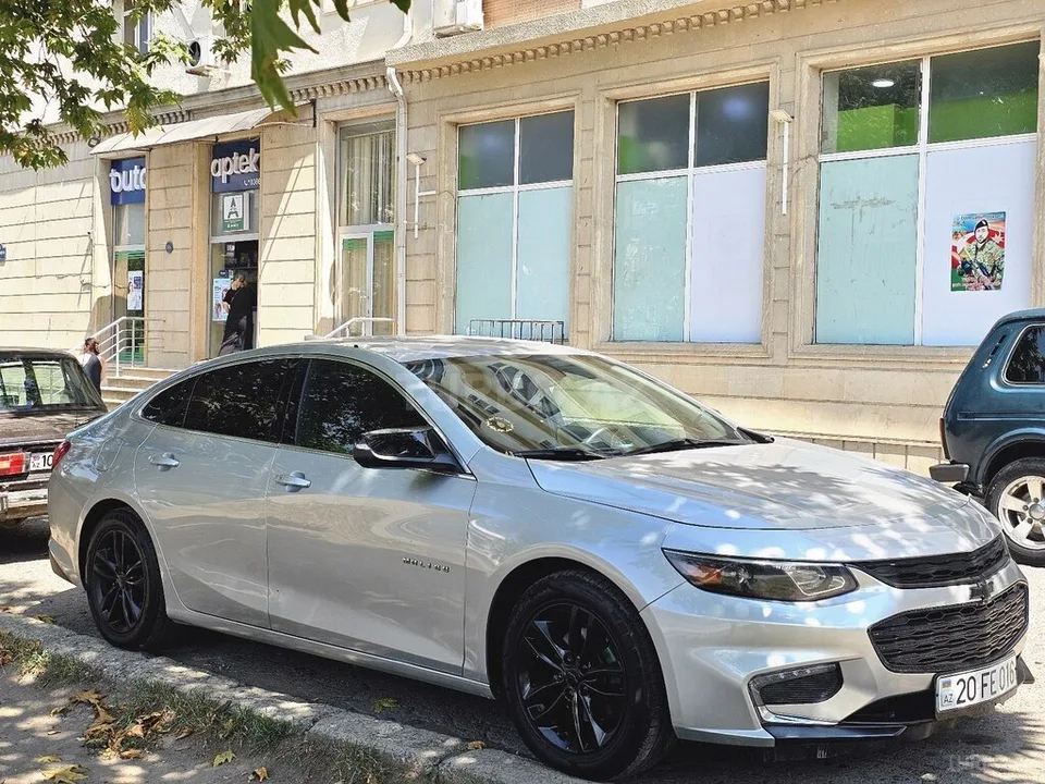 Chevrolet Malibu — foto 2/4
