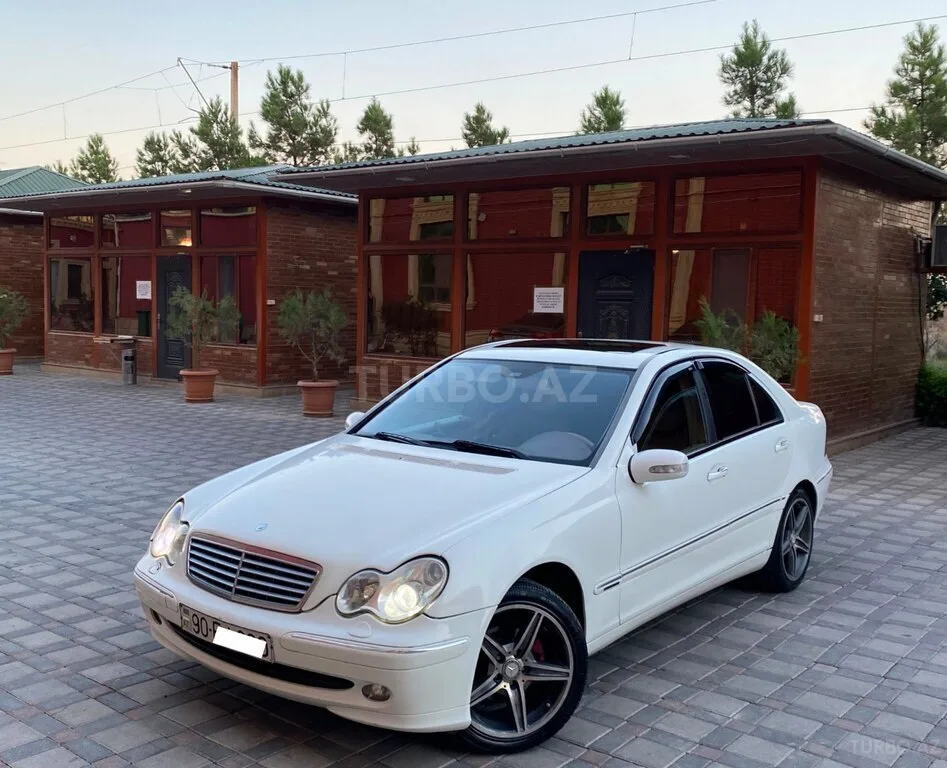 Mercedes C 230 — foto 1/4