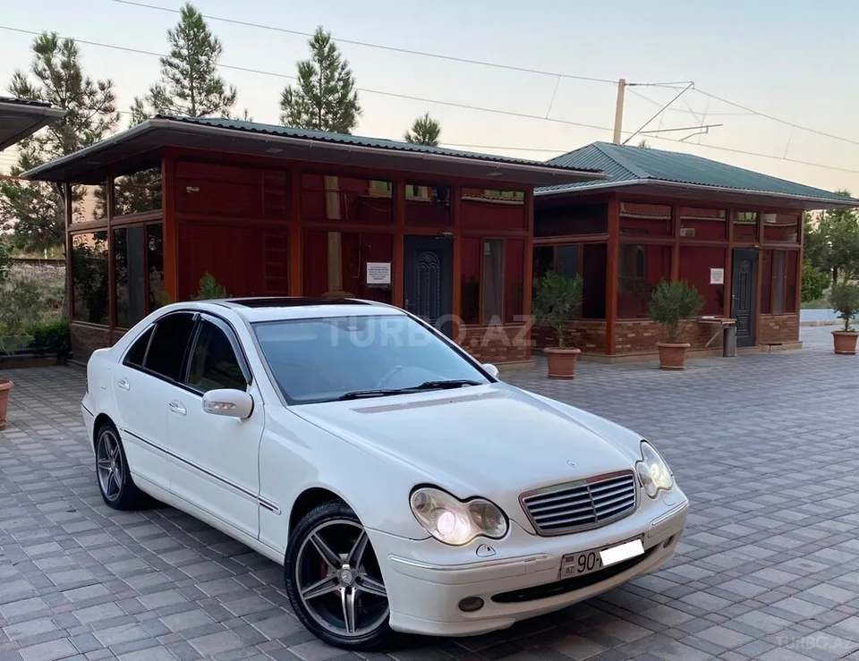 Mercedes C 230 — foto 2/4