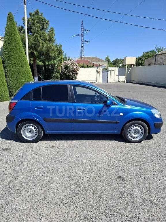 Kia Rio — foto 3/4