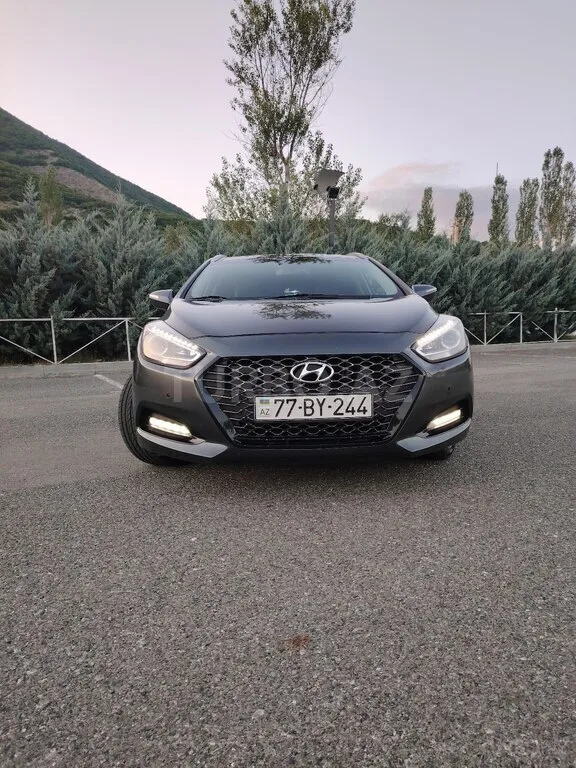 Hyundai i40 — foto 1/4
