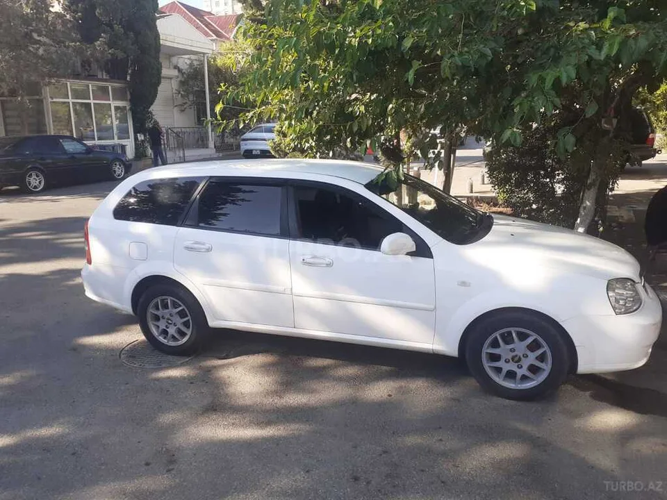 Chevrolet Lacetti — foto 2/4