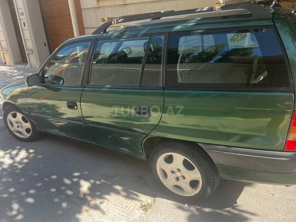 Opel Astra — foto 4/4
