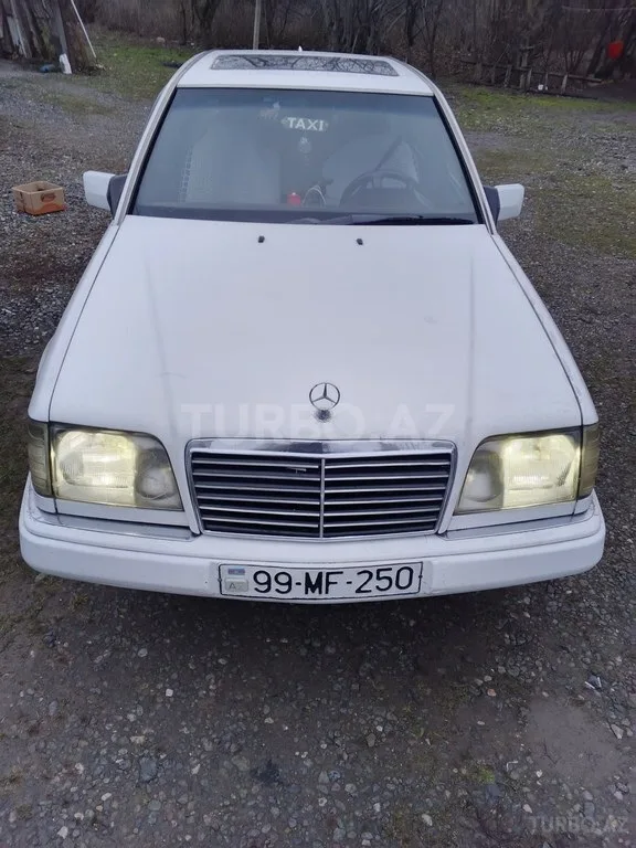 Mercedes 250 D — foto 1/4
